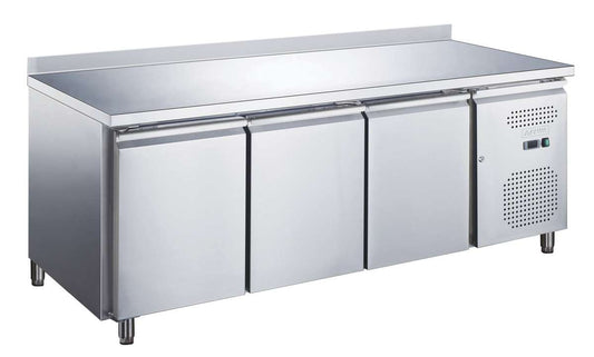 TABLES RÉFRIGÉRÉES Série Afistar GN 1/1 2 - 3 - 4 portes Positives Avec dosseret évaporateur traité